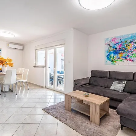 Opera Holiday home Zadar