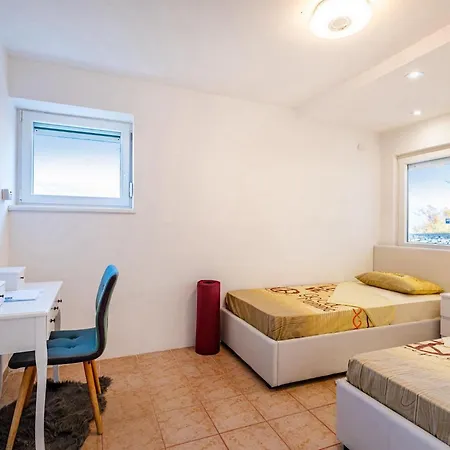 Opera Holiday home *